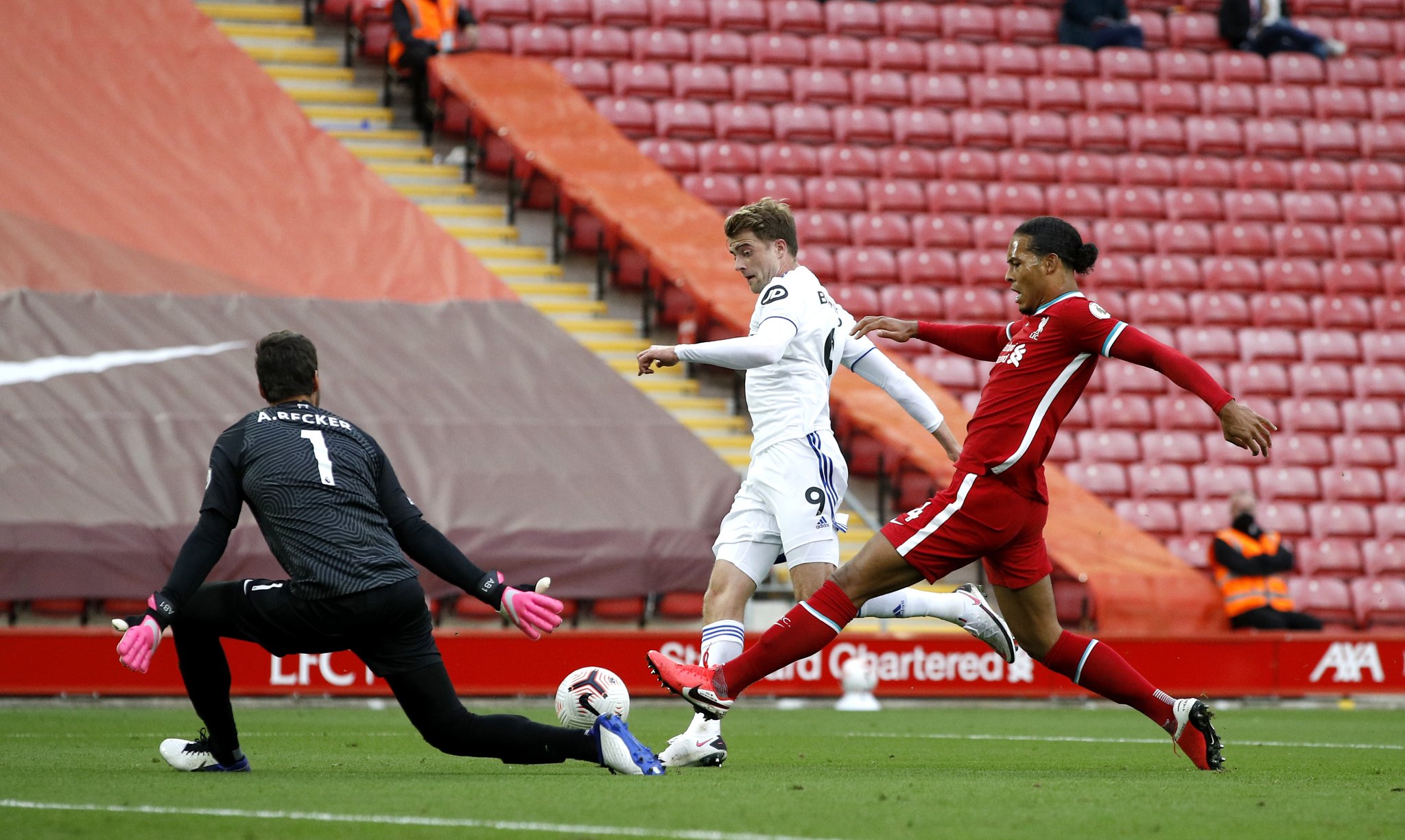 弟弟力挺菲利克斯：你已习惯别人说你没表现，时间会证明一切.